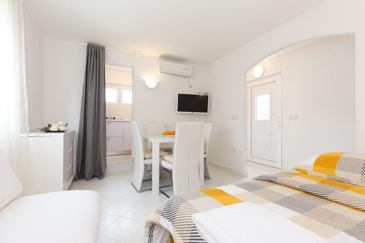 Apartments Bernarda Skrbčići Extérieur photo